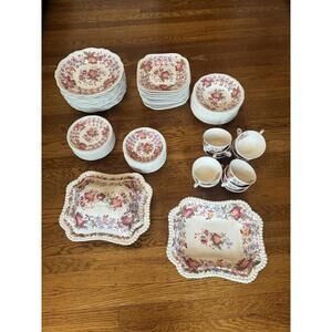 Copeland Spode Aster Red Gadroon  Dinnerware Set, 74 Pieces, Service for 12